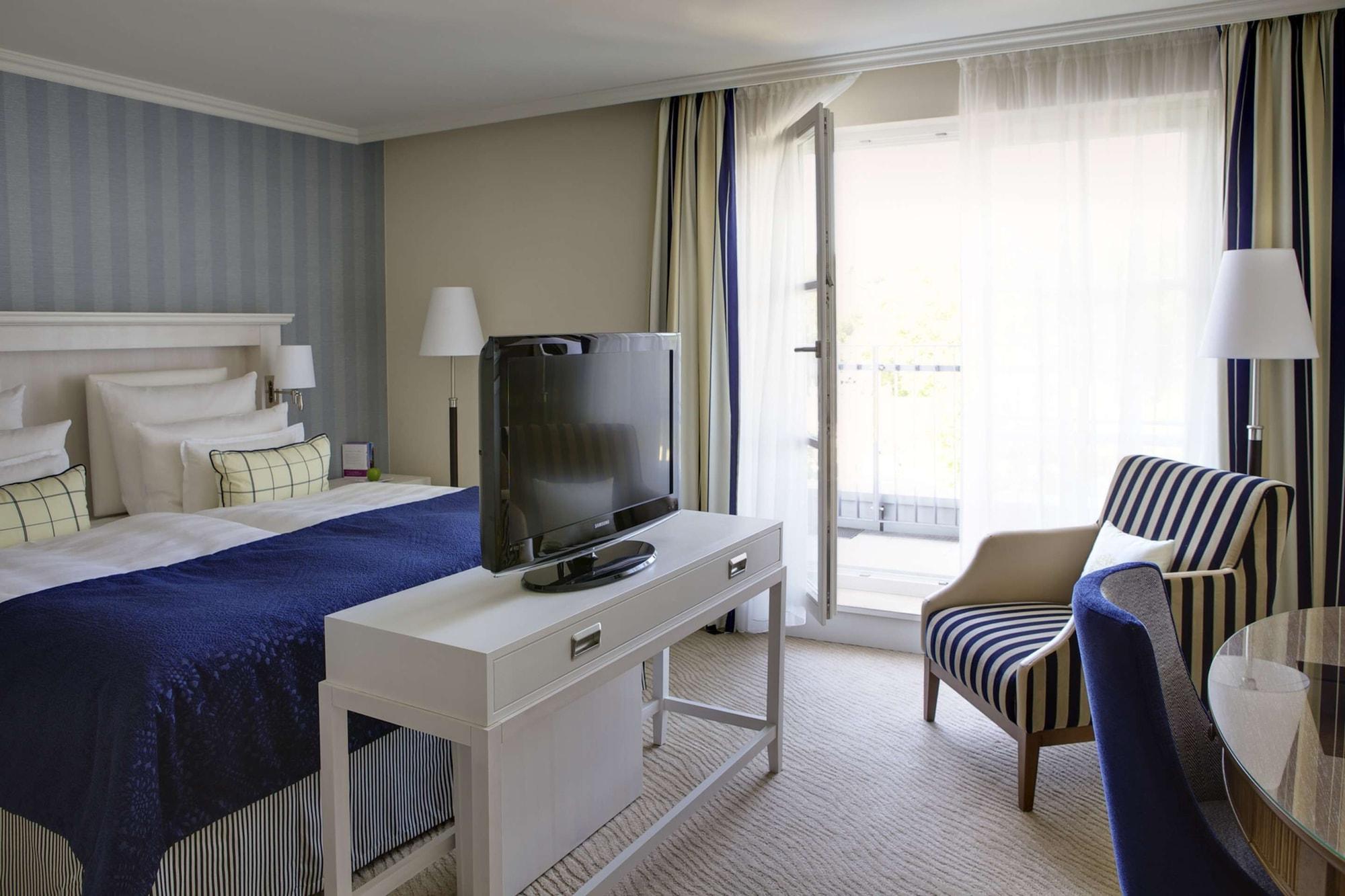ชไตเกนแบร์เกอร์ แกรนด์โฮเต็ล แอนด์ สปา เฮริงสดอร์ฟ Hotel ภายนอก รูปภาพ A room at the Hotel du Cap-Eden-Roc