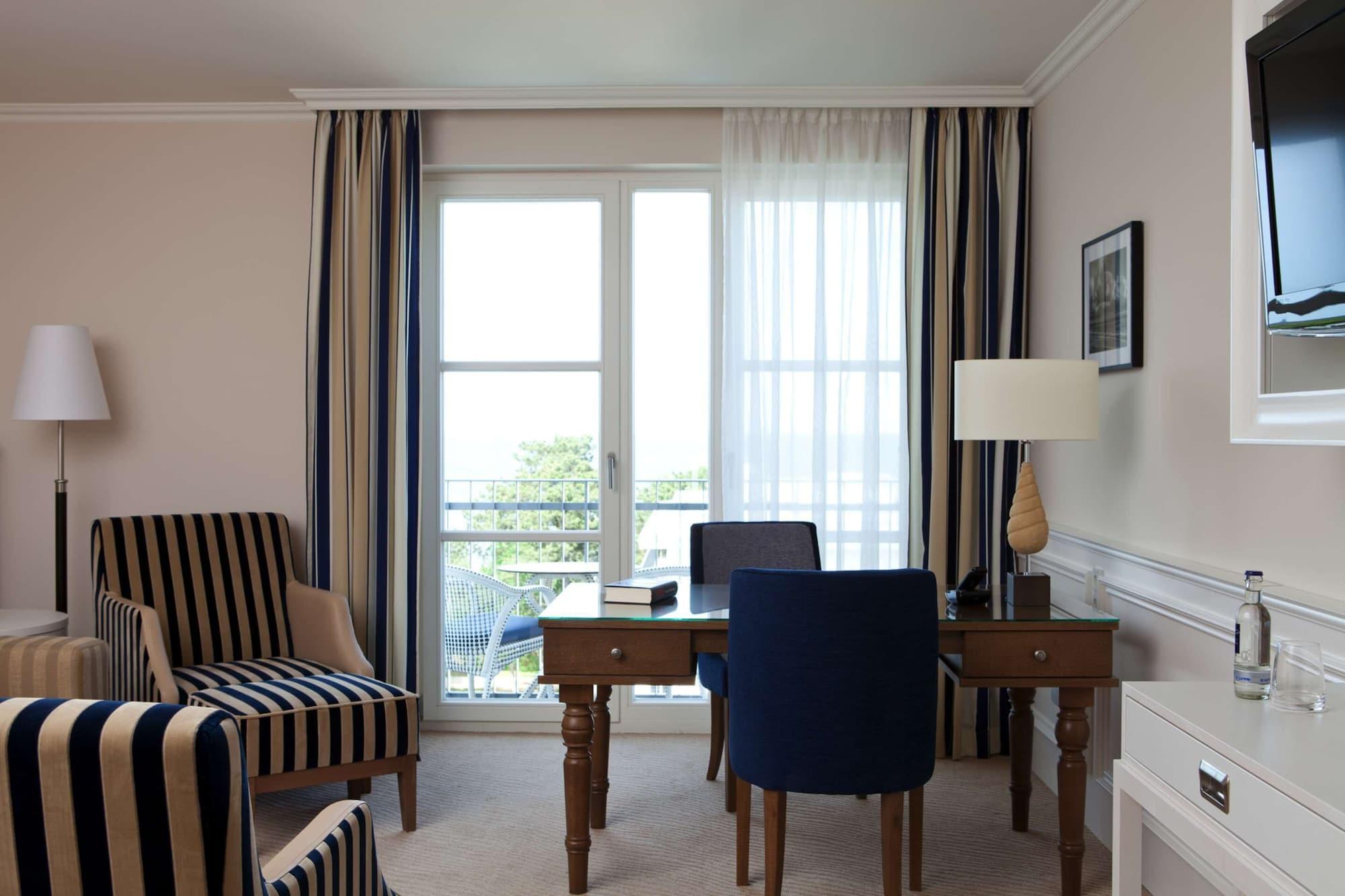 ชไตเกนแบร์เกอร์ แกรนด์โฮเต็ล แอนด์ สปา เฮริงสดอร์ฟ Hotel ภายนอก รูปภาพ A room at the Hotel Axelmannstein