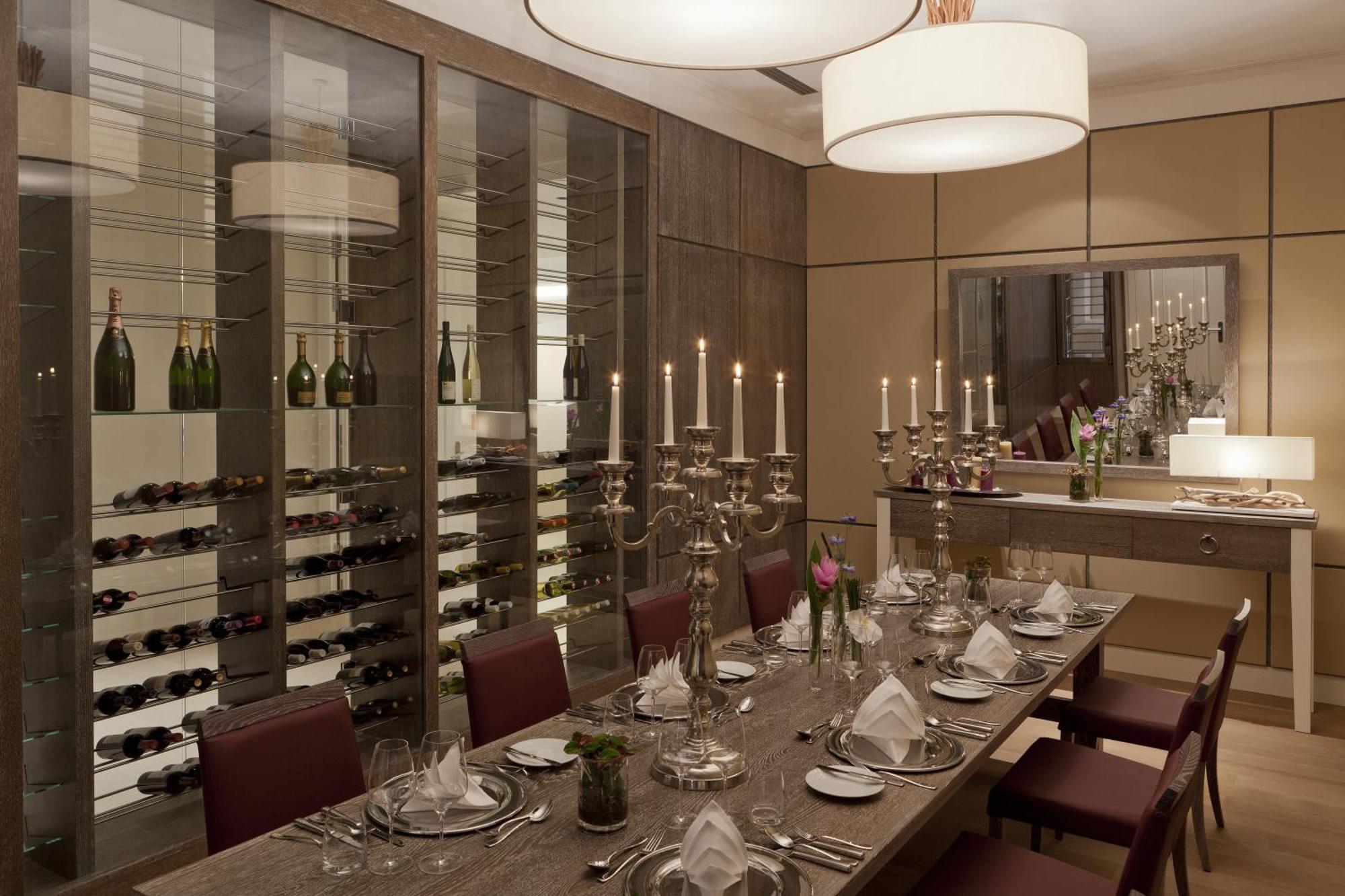ชไตเกนแบร์เกอร์ แกรนด์โฮเต็ล แอนด์ สปา เฮริงสดอร์ฟ Hotel ร้านอาหาร รูปภาพ The Wine Room