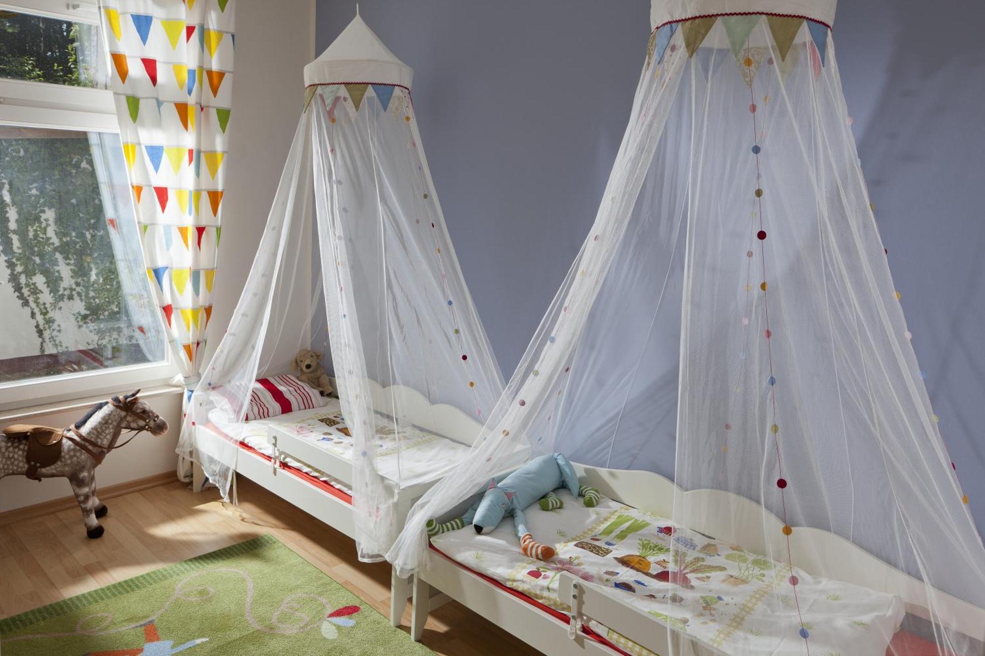 ชไตเกนแบร์เกอร์ แกรนด์โฮเต็ล แอนด์ สปา เฮริงสดอร์ฟ Hotel ภายนอก รูปภาพ Mosquito net over a bed