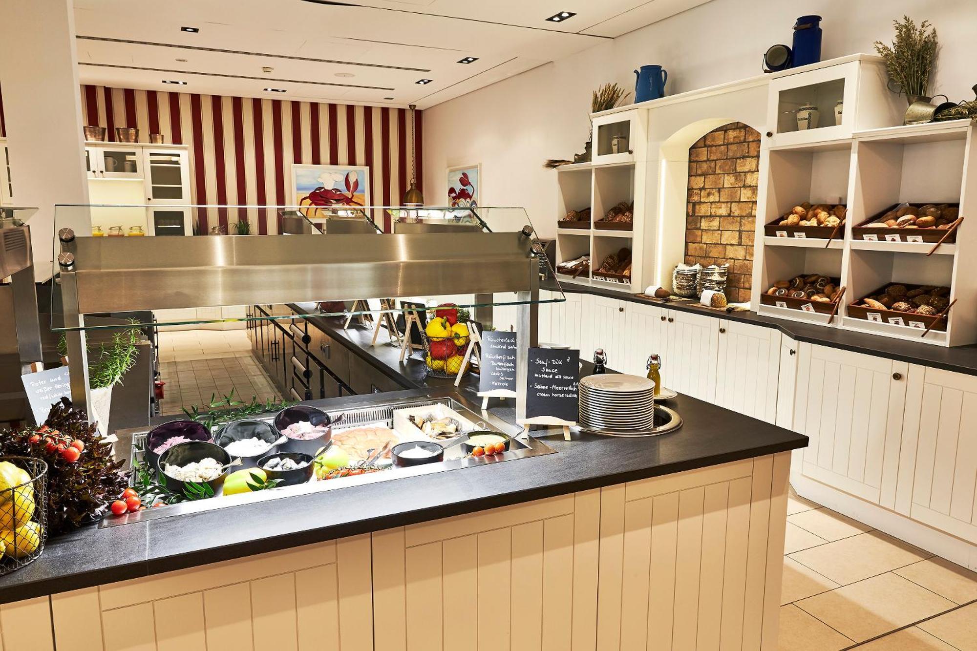 ชไตเกนแบร์เกอร์ แกรนด์โฮเต็ล แอนด์ สปา เฮริงสดอร์ฟ Hotel ภายนอก รูปภาพ A buffet at a hotel
