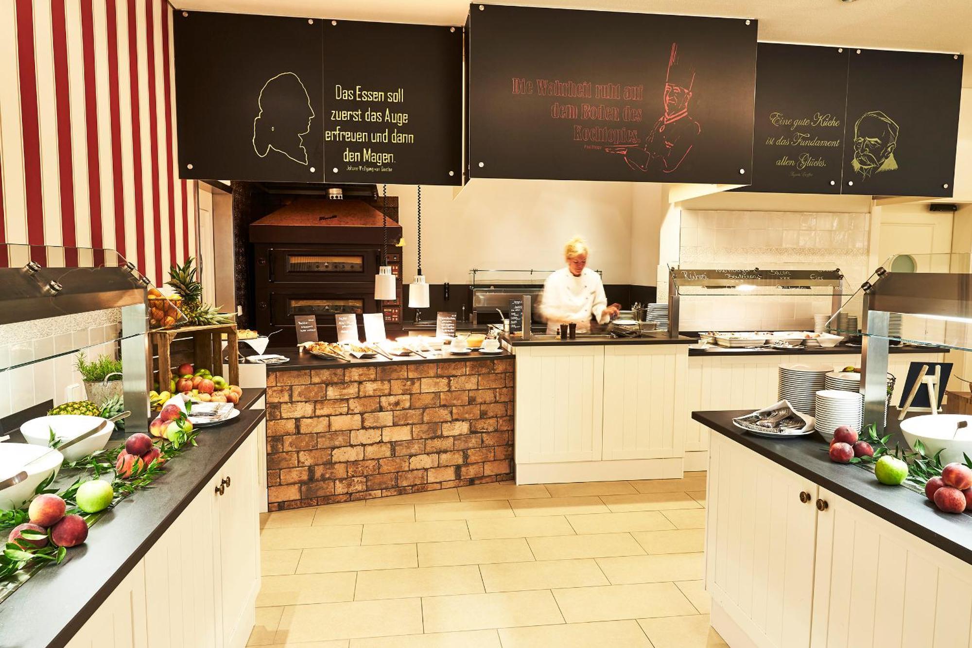 ชไตเกนแบร์เกอร์ แกรนด์โฮเต็ล แอนด์ สปา เฮริงสดอร์ฟ Hotel ภายนอก รูปภาพ The kitchen of the restaurant