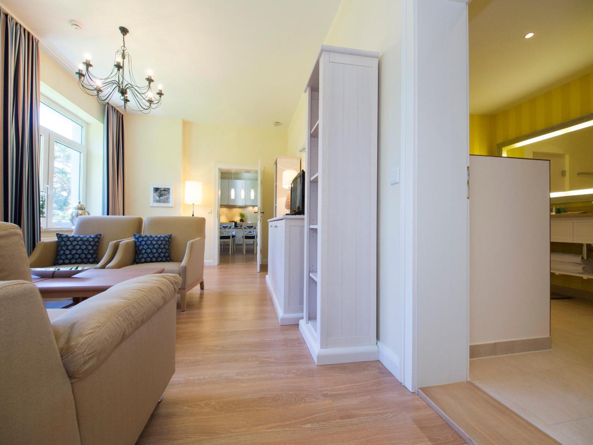 ชไตเกนแบร์เกอร์ แกรนด์โฮเต็ล แอนด์ สปา เฮริงสดอร์ฟ Hotel ภายนอก รูปภาพ Interior of a serviced apartment in Munich, Germany