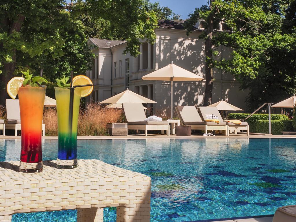 ชไตเกนแบร์เกอร์ แกรนด์โฮเต็ล แอนด์ สปา เฮริงสดอร์ฟ Hotel ภายนอก รูปภาพ The swimming pool at the hotel